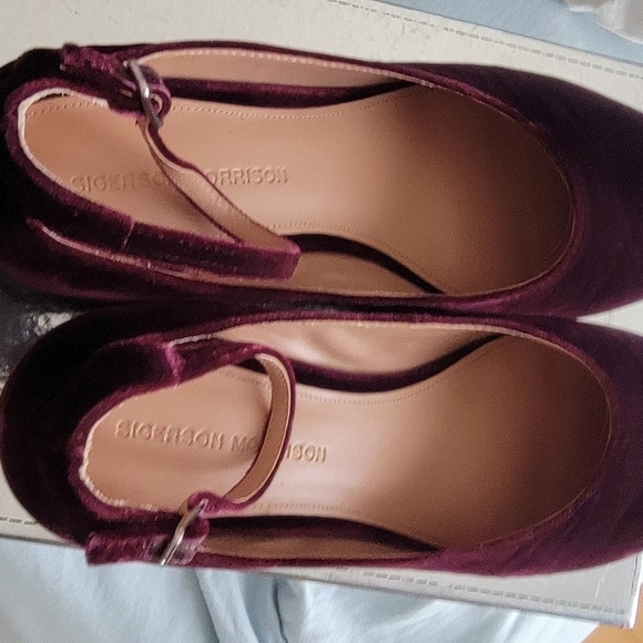 Sigerson Morrison Burgundy Velvet Heels - Picture 2 of 9